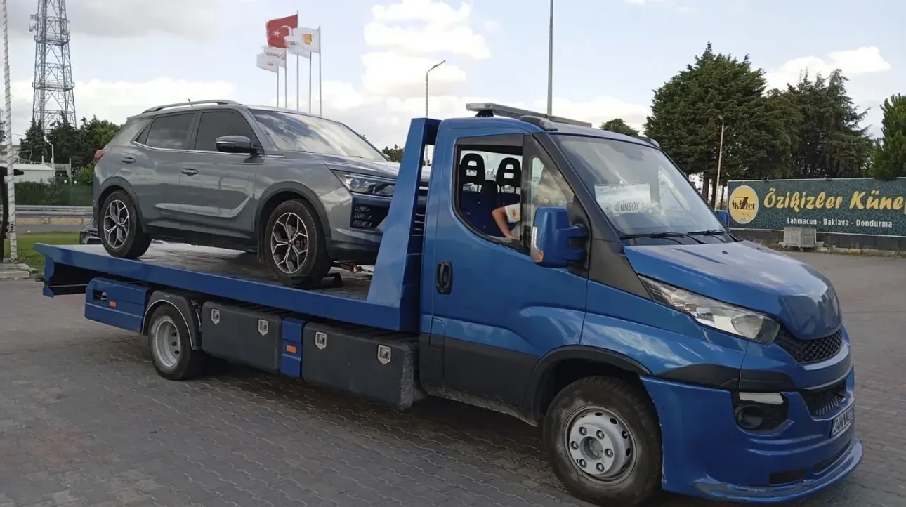 Silivri bölgesinde çekici ile SUV araç taşıma hizmeti